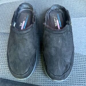 Sketchers slides black size 6